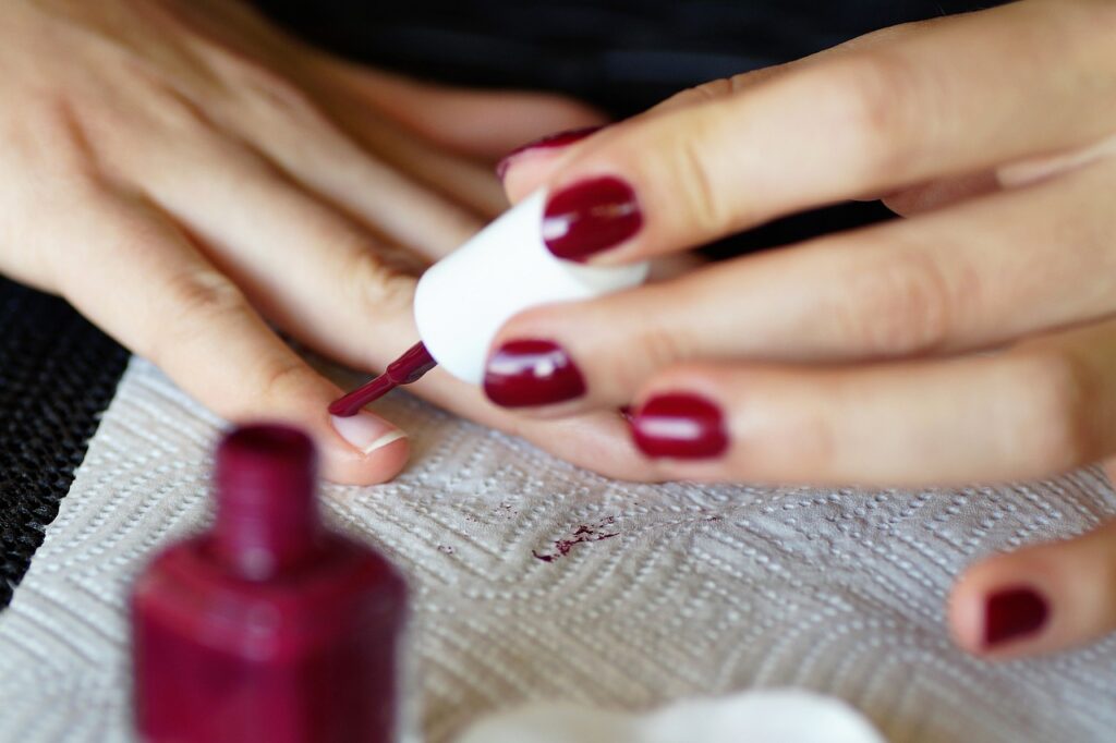 nails, painting, manicure-3728109.jpg